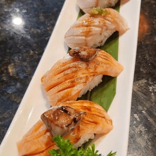 Belly Belly (4pcs sushi)